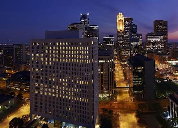 Rooftop Skyline View at Churchill, Minneapolis, MN