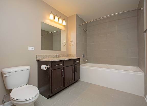 Bath at The Shelby, Chicago, IL
