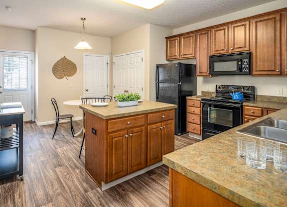 Arbors at Turnberry - Pickerington, OH - Kitchen with Large Island