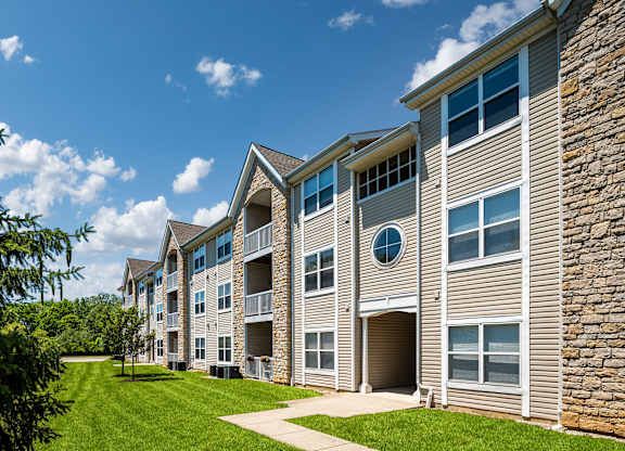 Turnberry Creek Exterior