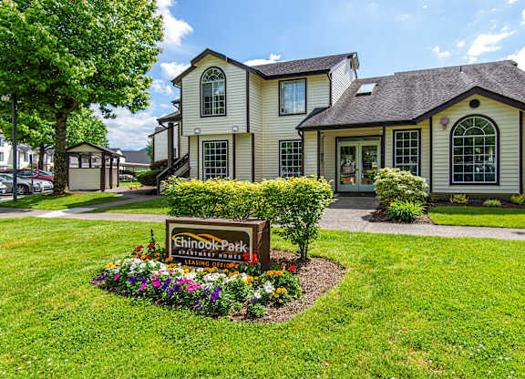 Chinook Park Enumclaw Apartments clubhouse fitness center