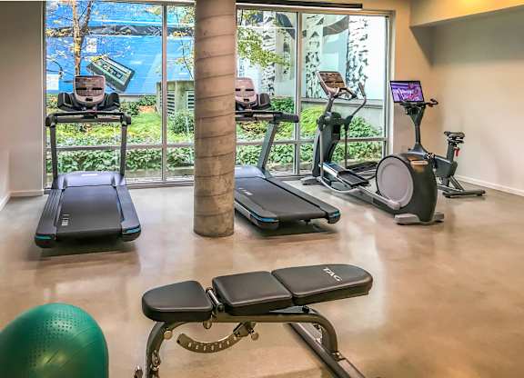 Beryl Apartments Seattle - fully equipped fitness center