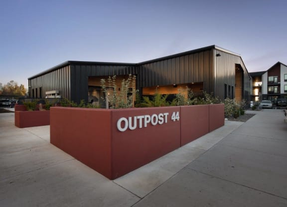 Outpost44_Bend_OR_Exterior_6_amenity building