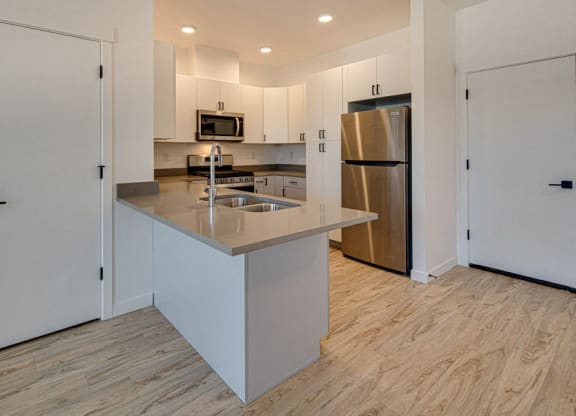 Outpost_44_Bend_OR_Townhomes_Interior_Kitchen