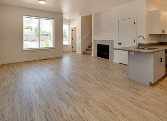 Outpost_44_Bend_OR_Townhomes_Interior_OpenLiving