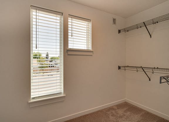 Outpost_44_Bend_OR_Townhomes_Interior_WindowCoverings
