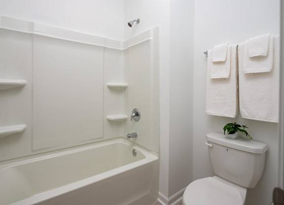 Another view of the bathroom