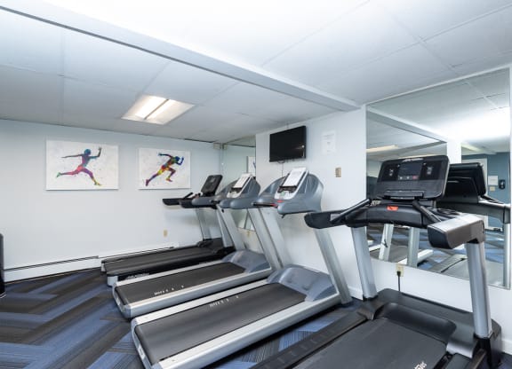 the flats at west end apartments cardio machines