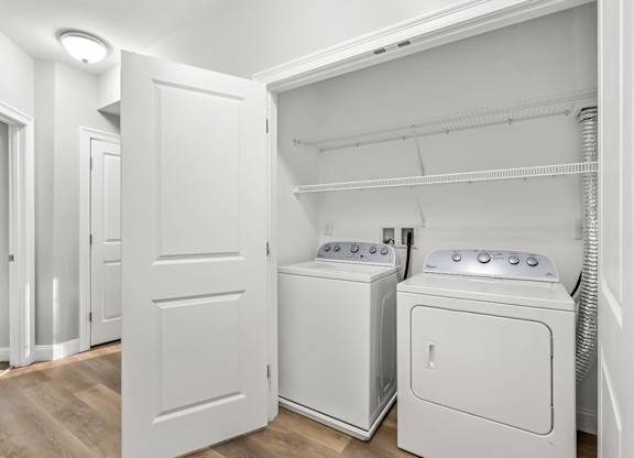 Ashland woods apartment in MA with in unit washer dryer