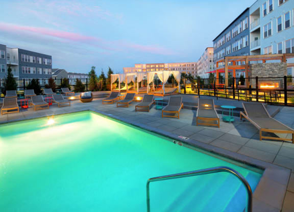 Luxury Swimming Pool at The Mastlight
