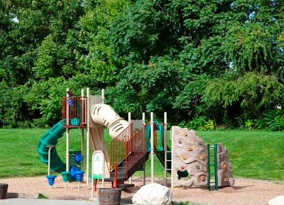 Play Area Shrewsbury Commons Apartments