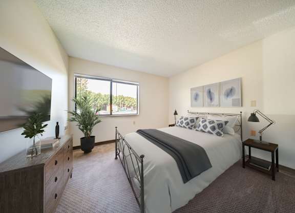 Furnished bedroom at Edinlake Apartments, Edinboro