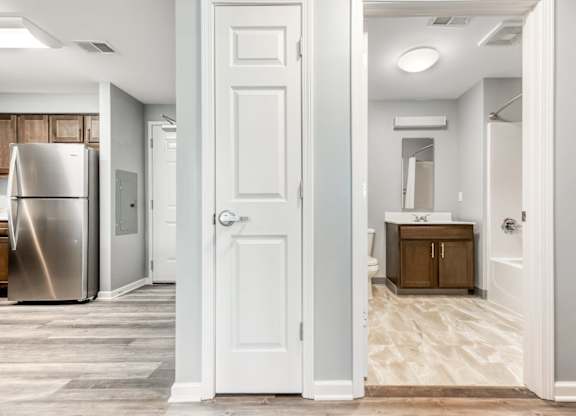 Newly Updated Apartments With Open Floorplans at Niagara Square, Buffalo, 14201