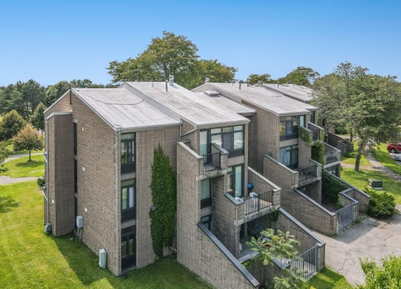 Exterior With Lawn. at Shoreline Apartments, Buffalo, New York
