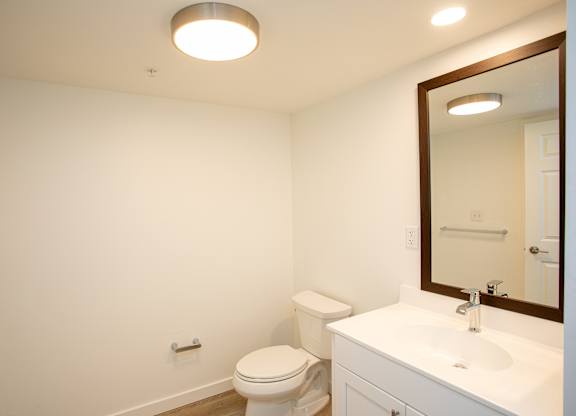 Bathroom With Bathtub at The Camelot, Connecticut, 06119