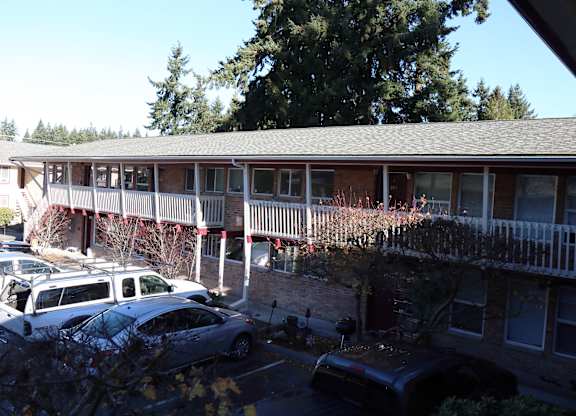 Exterior view of Horizon Park apartment building with covered walkways