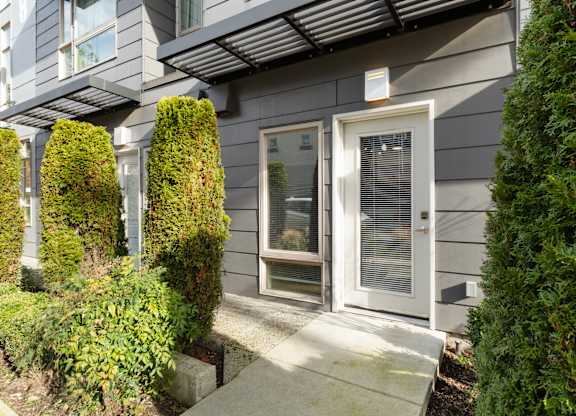 Bode-88 studio apartment with door out to patio