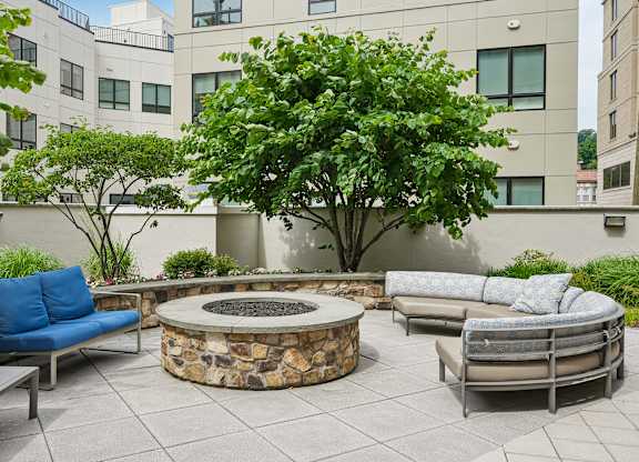 Valley and Bloom Apartments Courtyard Fire Pit