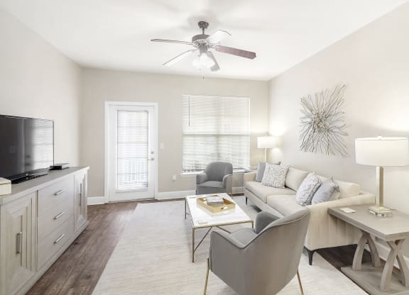 Spacious Living Room at Highlands Apartment Homes, Bartlett, TN, 38135