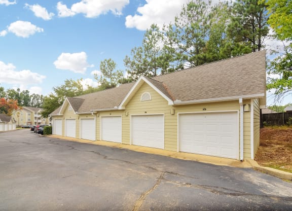 Garages and storage units at Highlands Apartment Homes, Bartlett, TN, Tennessee