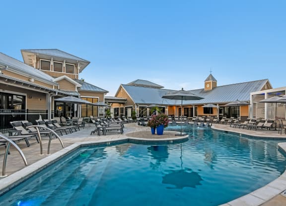 the swimming pool at Crossgates Apartment Homes, Mississippi