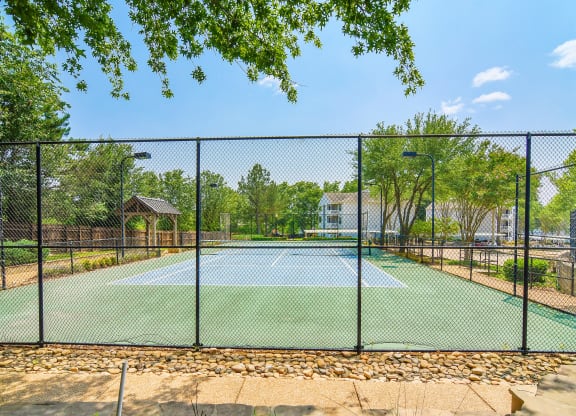 tennis courts at Lexington Pointe Apartments in Oxford, MS