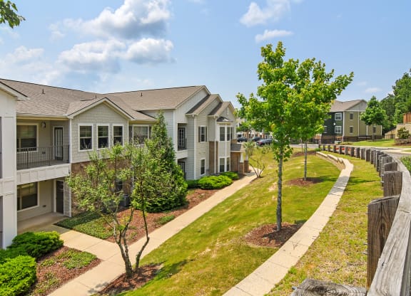 Greenspace Walking Trails at Faulkner Flats Apartment Homes, Oxford, Mississippi