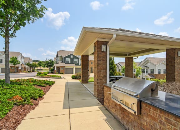 Community Grilling Station at Faulkner Flats Apartment Homes, Oxford, MS, 38655