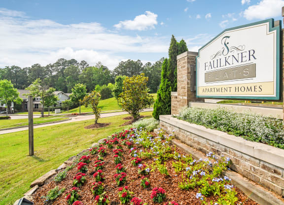 Elegant Sign Board at Faulkner Flats Apartment Homes, Oxford, MS, 38655