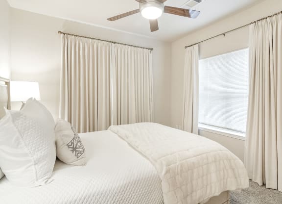 Bedroom With Plenty Of Natural Lights at Faulkner Flats Apartment Homes, Mississippi