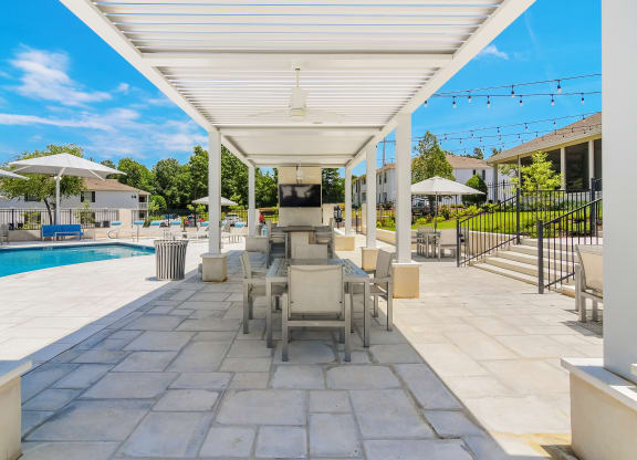 Pool at The Vineyard of Olive Branch Apartment Homes, Mississippi