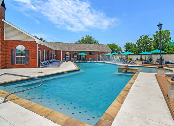 Pool at Landing Willow Bayou in Bossier City, LA