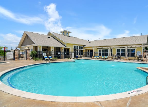 Blue Cool Swimming Pool at Wellington Grande Apartment Homes, Longview