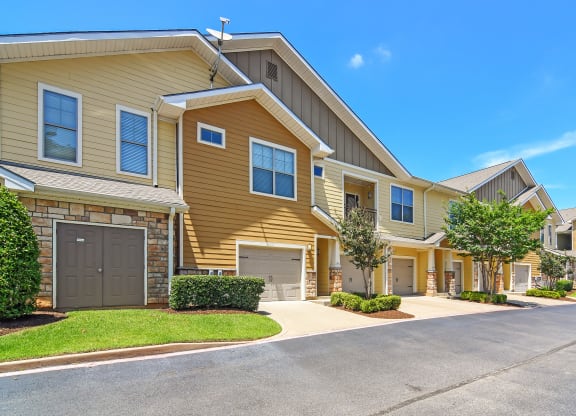 Ample Parking Area And Detached Garages Available at Wellington Grande Apartment Homes, Longview
