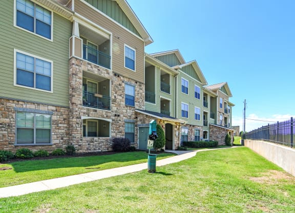 Greenspace Walking Trails at Wellington Grande Apartment Homes, Texas, 75605