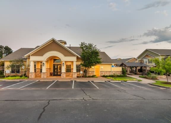 Ample Parking Space at Wellington Grande Apartment Homes, Longview, Texas