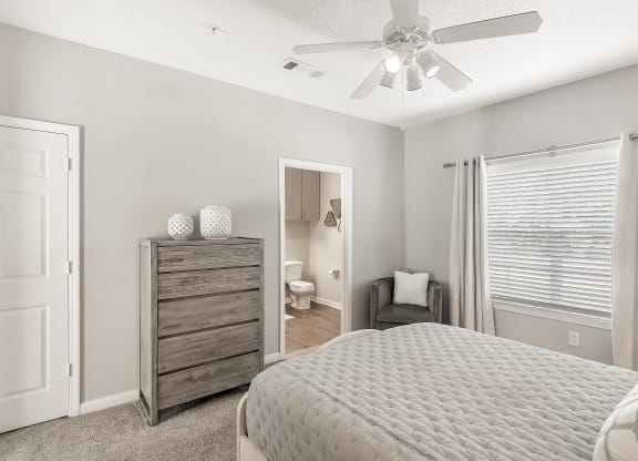 Beige Carpet In Bedroom at Lagniappe of Biloxi Apartment Homes, Biloxi, MS, Mississippi   , 39532