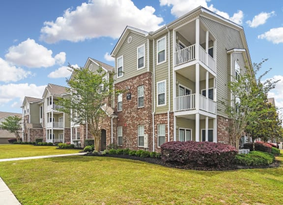 exterior building at Charleston Apartment Homes, Mobile, 36695