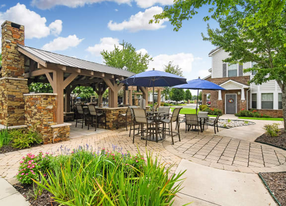 Outdoor Patio at Kingston Crossing Apartment Homes, Bossier City, Louisiana