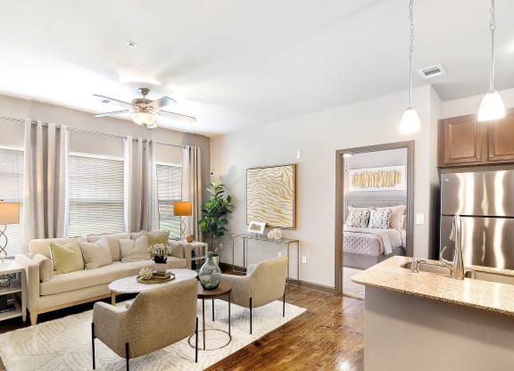 Living Space Plenty Of Natural Light at Kingston Crossing Apartment Homes, Bossier City, LA, 71111