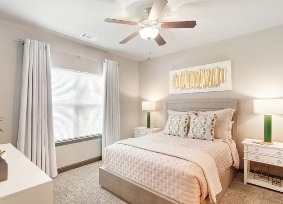 Comfortable Bedroom with wide windows at Kingston Crossing Apartment Homes, Louisiana