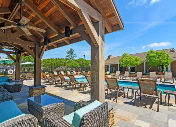 Patio and pool area at Highpointe Apartment Homes, Mississippi  , 39042