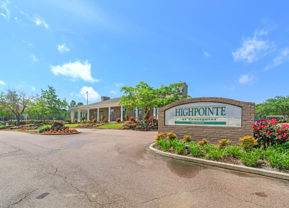 Elegant Entry Signage at Highpointe Apartment Homes, Brandon, MS, 39042