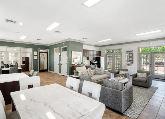 Warm Living And Dining Room at Highpointe Apartment Homes, Brandon, Mississippi