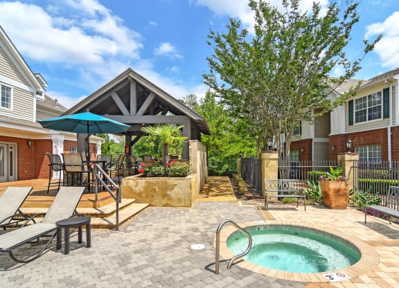 Hot tub at Legacy Apartments in Ridgeland, MS