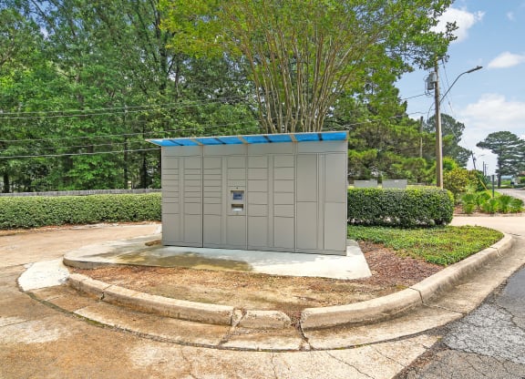 Package receiving at Lakeshore Pointe Apartment Homes, Mississippi