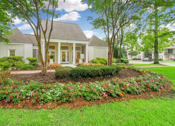 Lush Green Outdoor at Cambridge Station Apartment Homes, Oxford, Mississippi