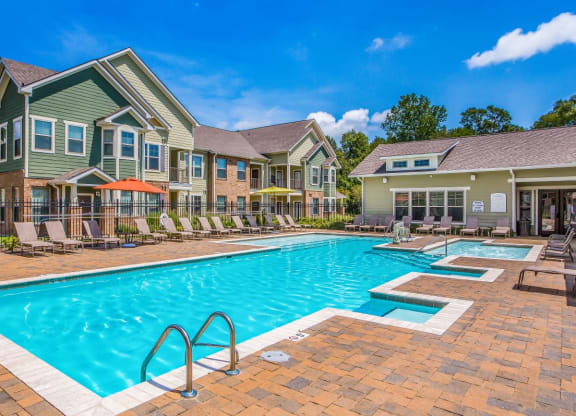 Modern Swimming Pool at Audubon Park Apartment Homes, Louisiana