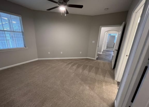 Large Bedroom at Carlton Park Apartment Homes, Mississippi, 39232