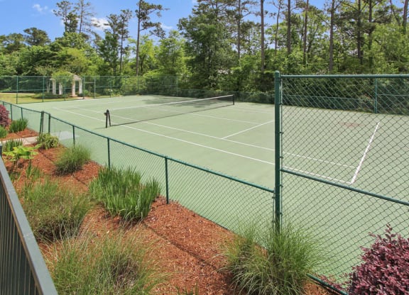 Resort Style Tennis Court at Legacy Apartment Homes, Ridgeland, MS